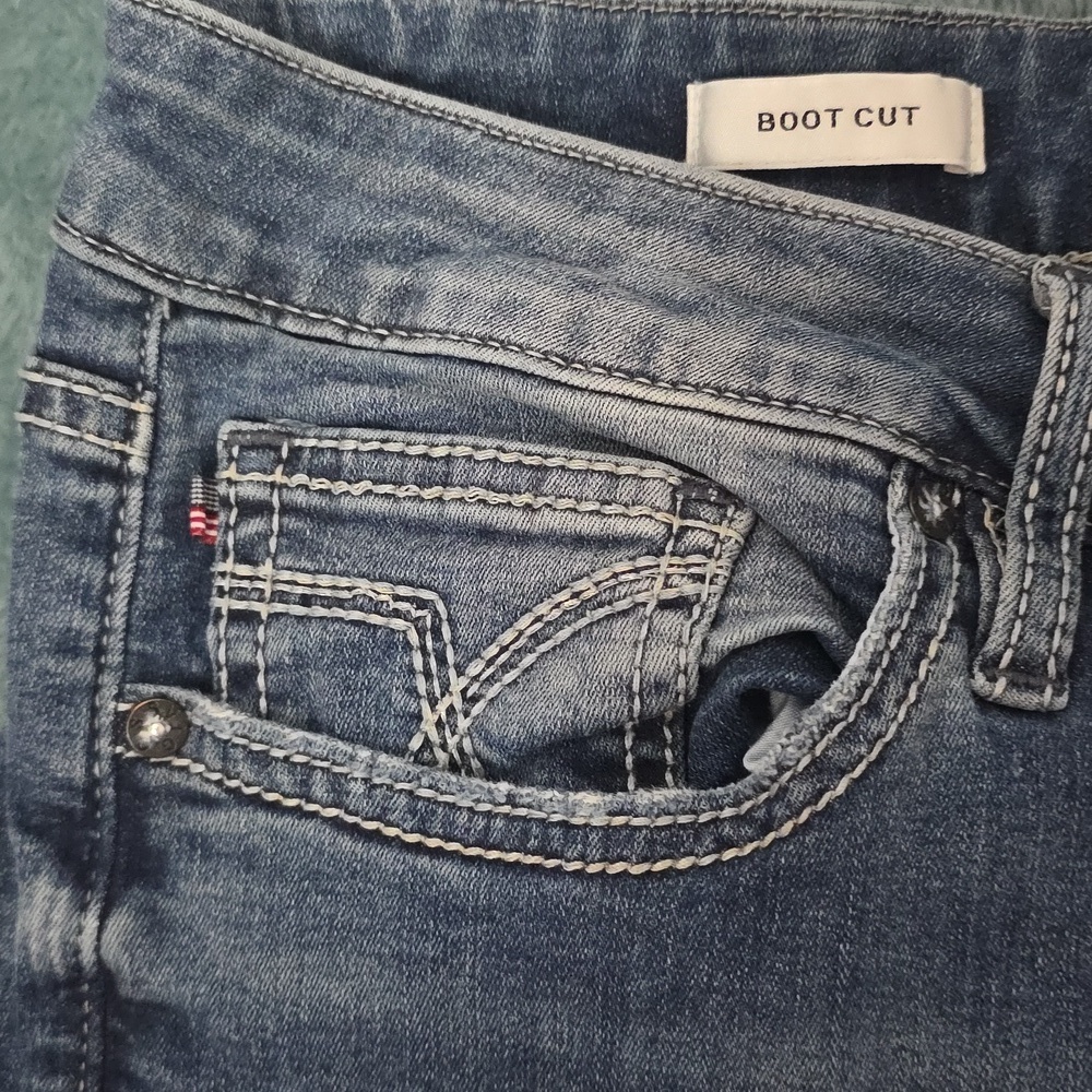 Vigoss Women's Bootleg Leg Jeans in Deep Blue - Picture 4 of 9